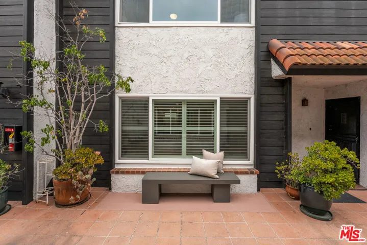 14332 Dickens Street 22, Sherman Oaks, California 91423
