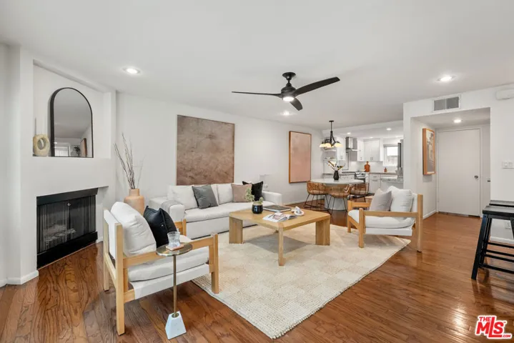 14332 Dickens Street 22, Sherman Oaks, California 91423