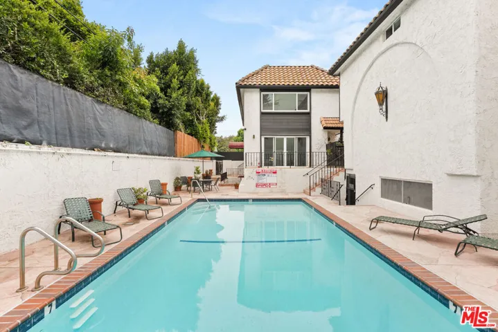 14332 Dickens Street 22, Sherman Oaks, California 91423