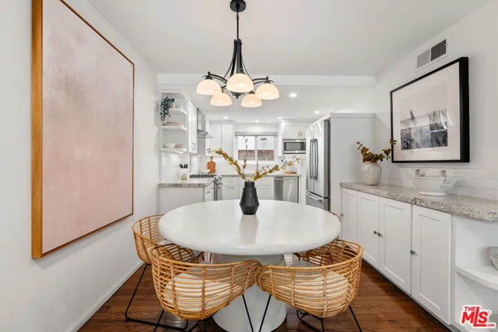 14332 Dickens Street 22, Sherman Oaks, California 91423