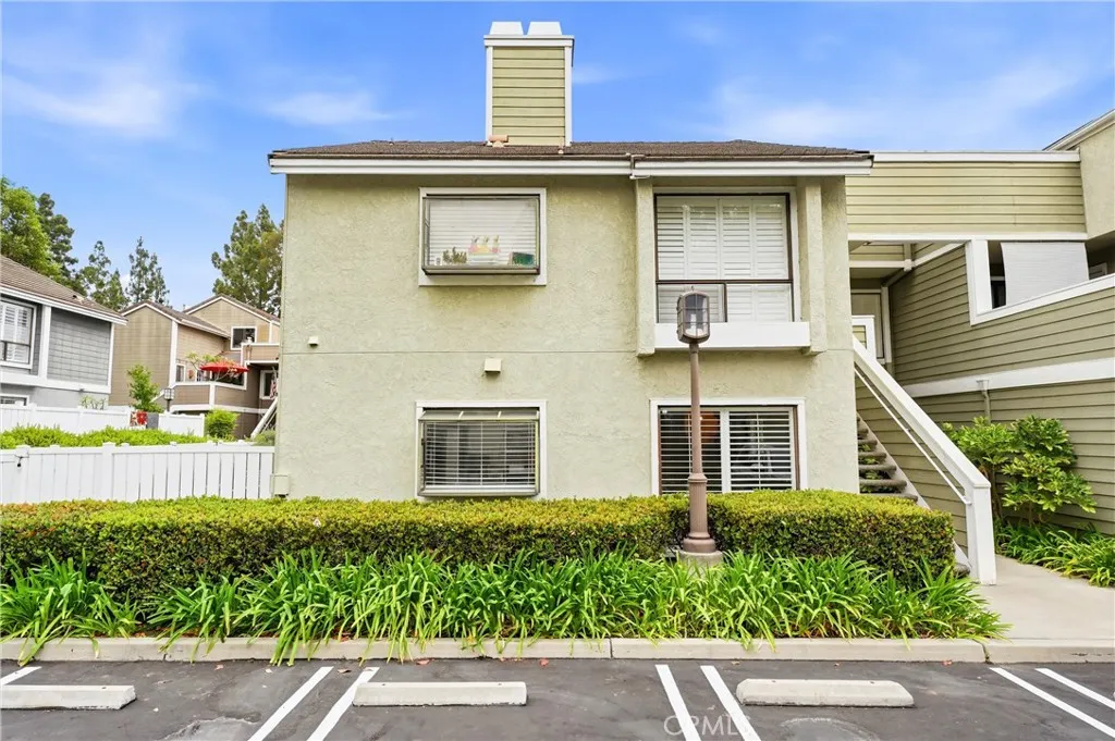 1 Oak Spring Ln