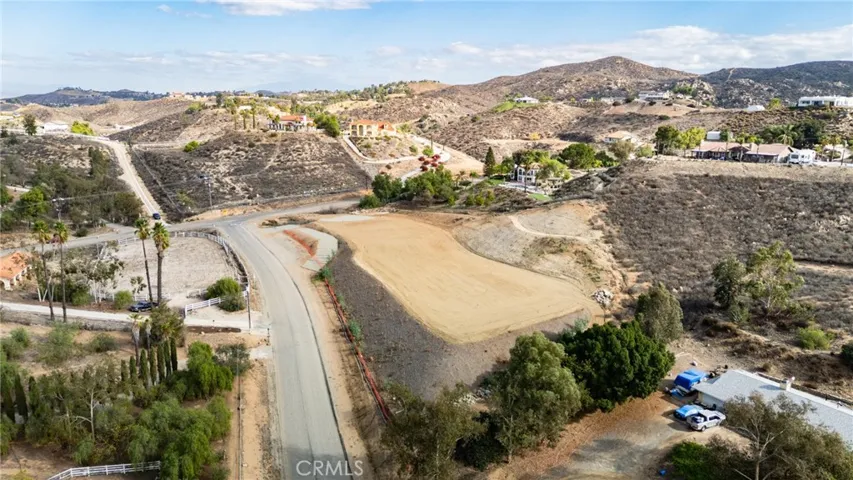 14735 Descanso, Lake Mathews, California 92570