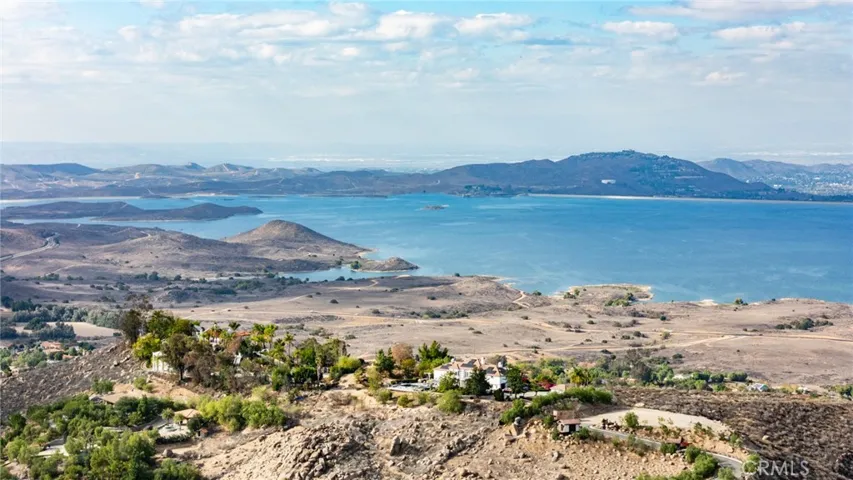 14735 Descanso, Lake Mathews, California 92570