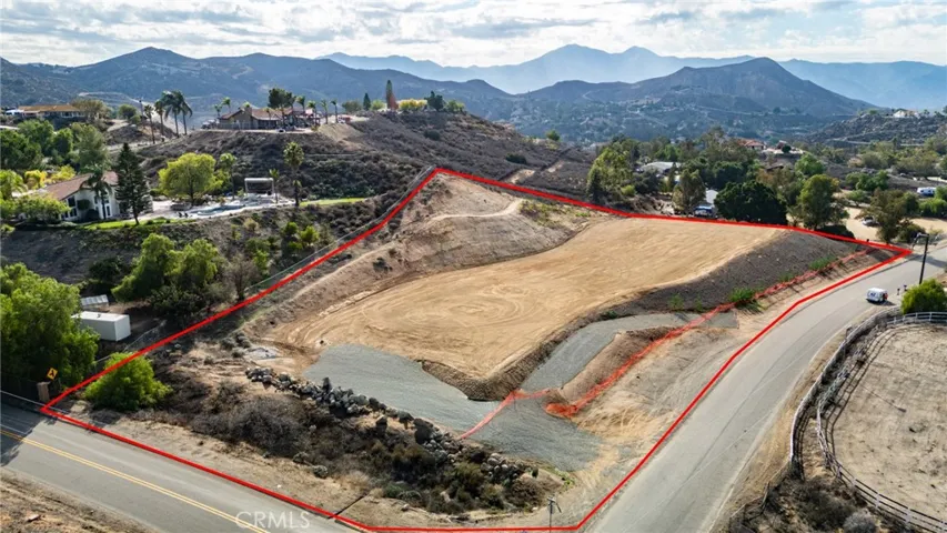 14735 Descanso, Lake Mathews, California 92570