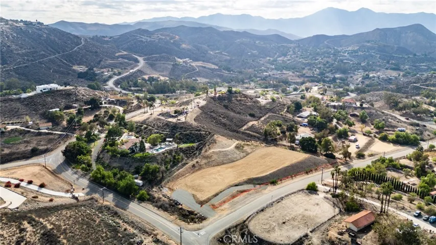 14735 Descanso, Lake Mathews, California 92570