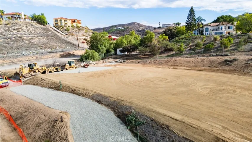 14735 Descanso, Lake Mathews, California 92570