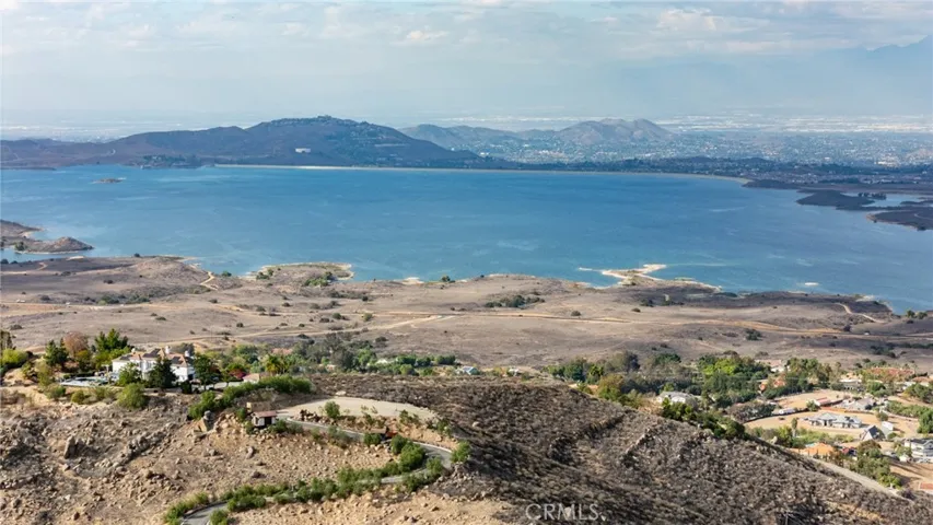 14735 Descanso, Lake Mathews, California 92570
