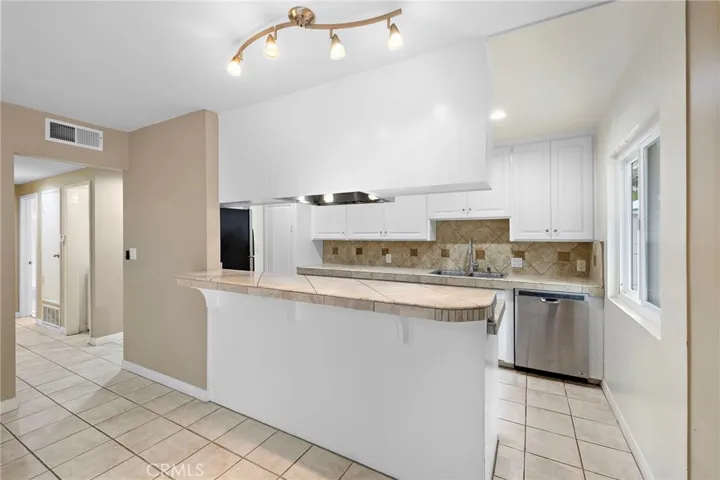 214 20th Street B, Newport Beach, California 92663