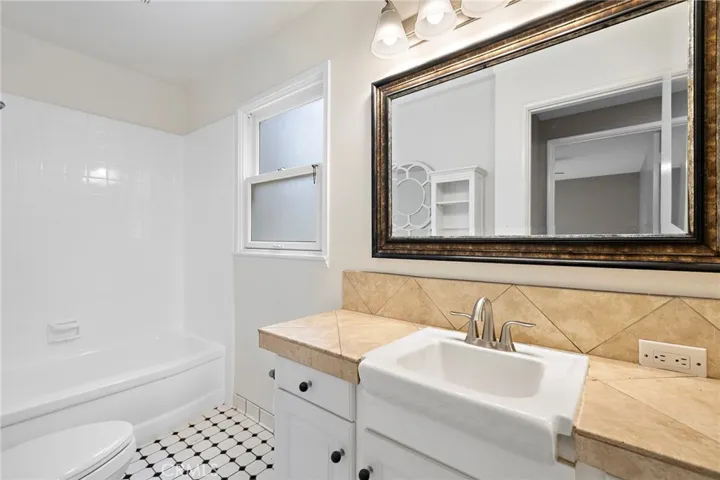 214 20th Street B, Newport Beach, California 92663