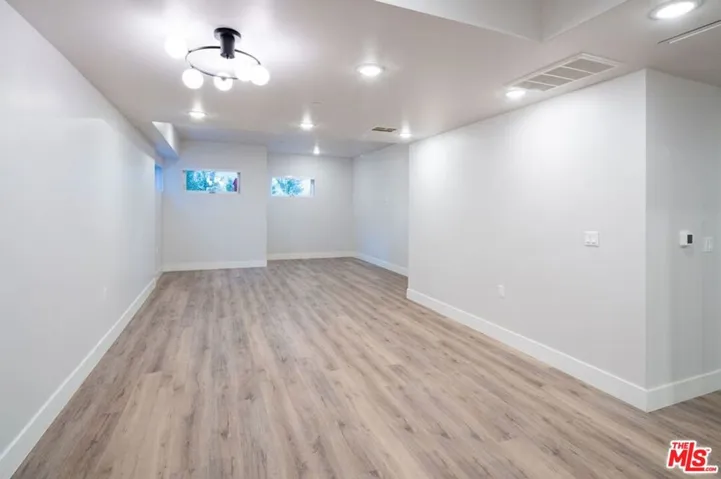 3672 Jasmine Avenue 303, Palms, California 90034