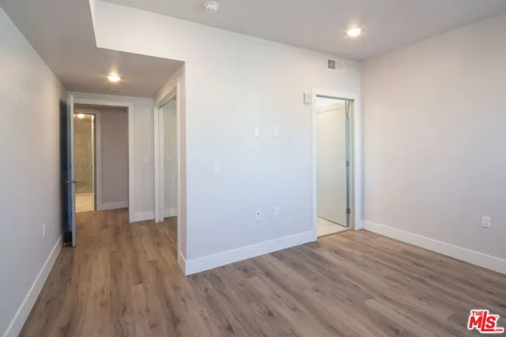 3672 Jasmine Avenue 303, Palms, California 90034