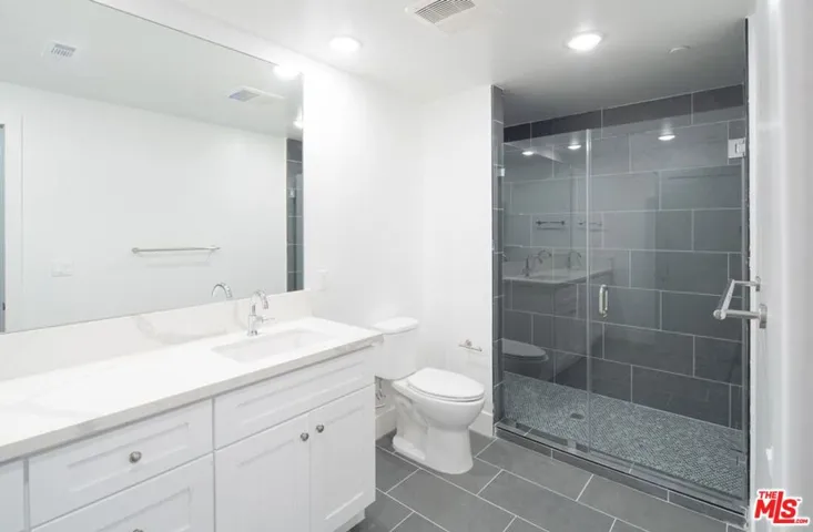 3672 Jasmine Avenue 303, Palms, California 90034