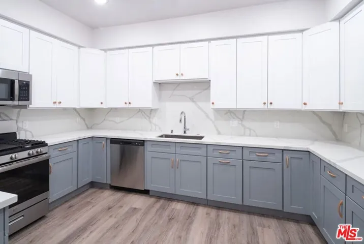 3672 Jasmine Avenue 303, Palms, California 90034