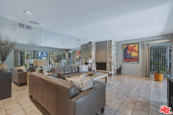3553 Summerfield Drive, Los Angeles, California 91423