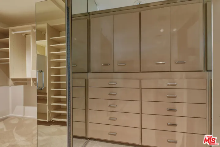 3553 Summerfield Drive, Los Angeles, California 91423