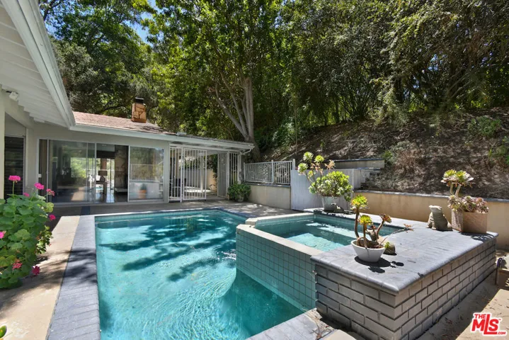 3553 Summerfield Drive, Los Angeles, California 91423