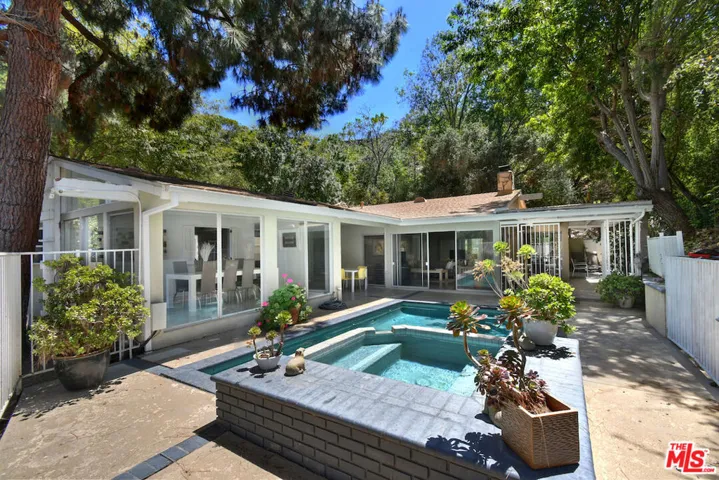 3553 Summerfield Drive, Los Angeles, California 91423