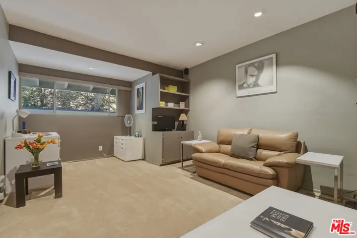 3553 Summerfield Drive, Los Angeles, California 91423