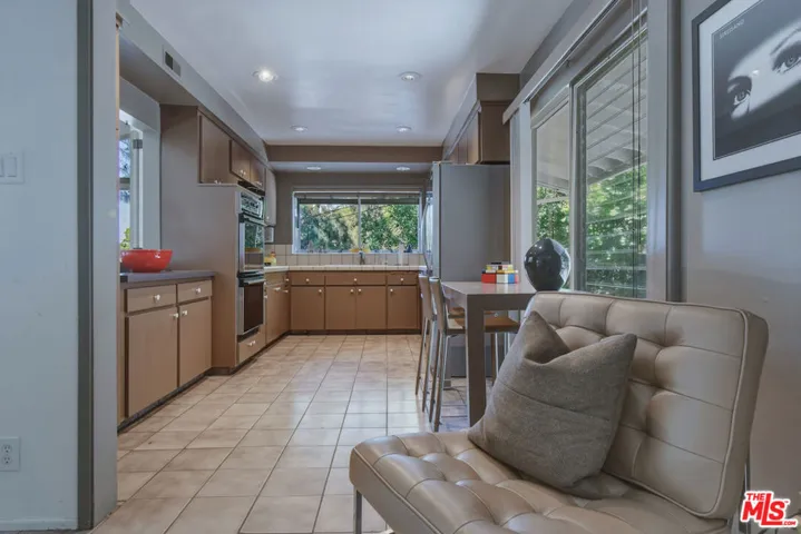 3553 Summerfield Drive, Los Angeles, California 91423