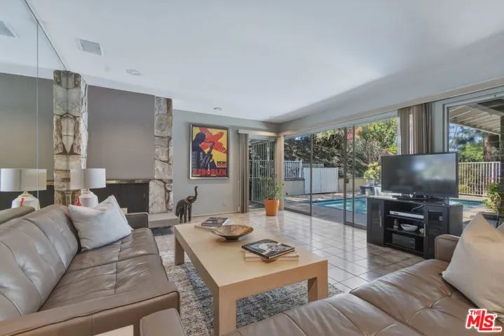 3553 Summerfield Drive, Los Angeles, California 91423