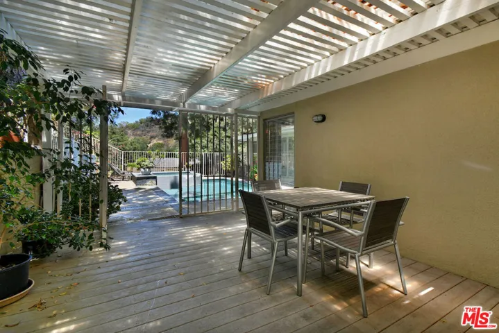 3553 Summerfield Drive, Los Angeles, California 91423