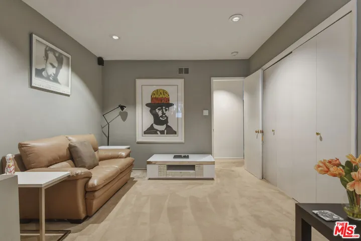 3553 Summerfield Drive, Los Angeles, California 91423