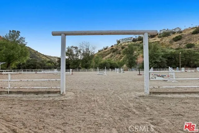 19 Round Up, Bell Canyon, California 91307