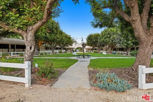 19 Round Up, Bell Canyon, California 91307