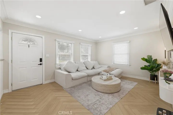 4809 Falcon Avenue, Long Beach, California 90807