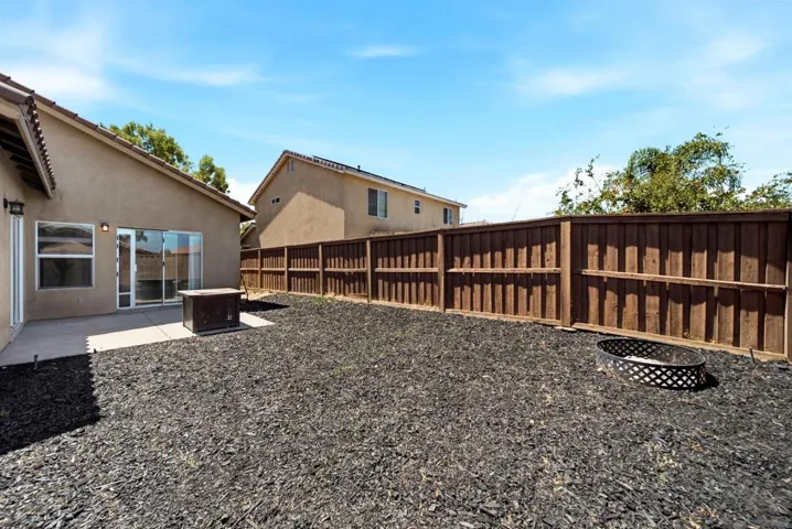 120 Estancia Way, Hemet, California 92545