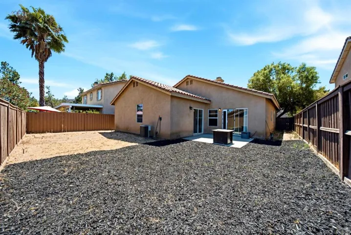 120 Estancia Way, Hemet, California 92545