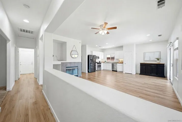 120 Estancia Way, Hemet, California 92545
