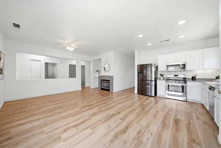 120 Estancia Way, Hemet, California 92545
