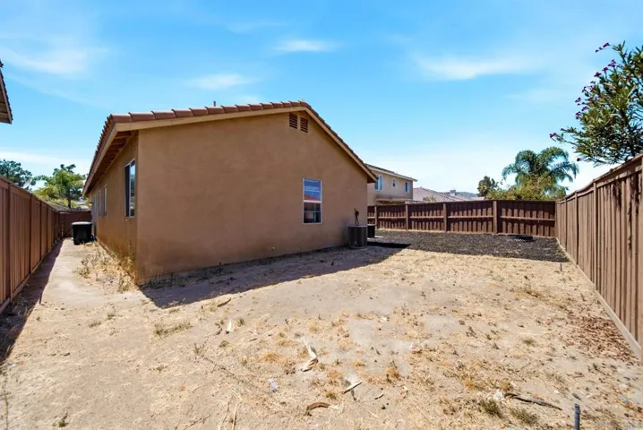 120 Estancia Way, Hemet, California 92545