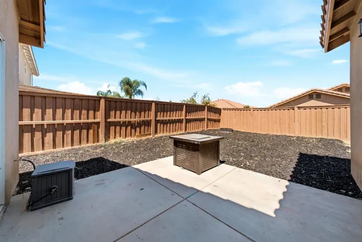 120 Estancia Way, Hemet, California 92545