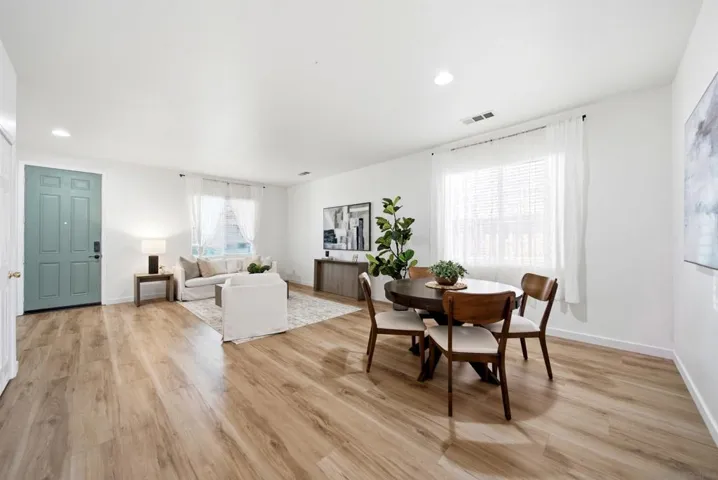 120 Estancia Way, Hemet, California 92545