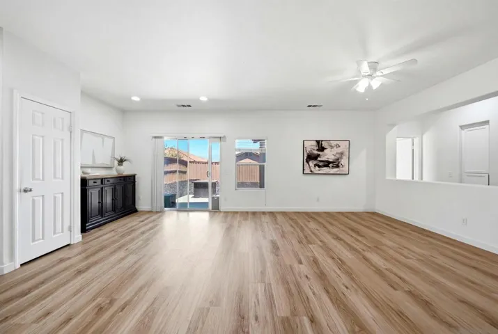 120 Estancia Way, Hemet, California 92545