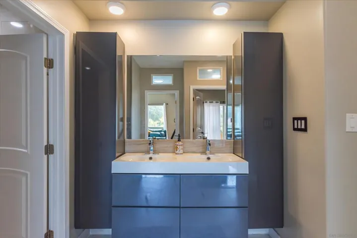 4741 Point Loma Ave 201, San Diego, California 92106