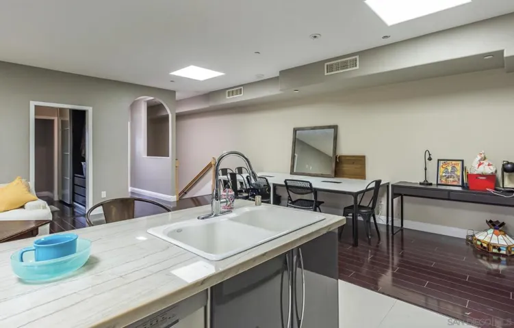 4741 Point Loma Ave 201, San Diego, California 92106