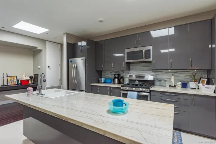 4741 Point Loma Ave 201, San Diego, California 92106