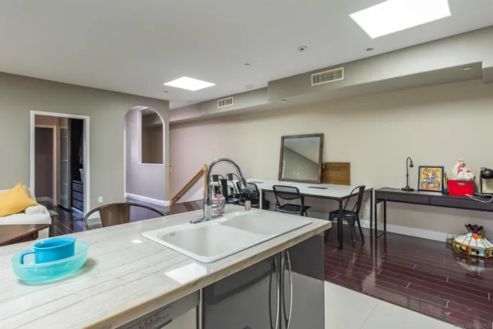 4741 Point Loma Ave 201, San Diego, California 92106