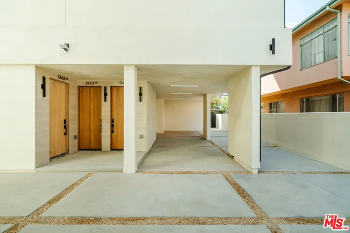 1343 S Ogden Drive 1/2, Los Angeles, California 90019