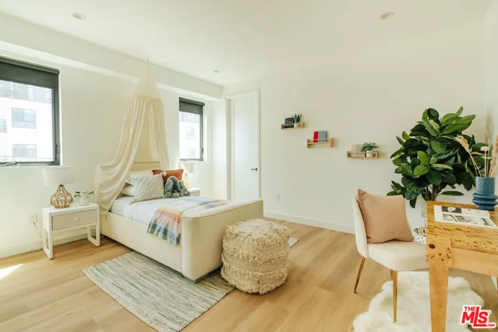 1343 S Ogden Drive 1/2, Los Angeles, California 90019
