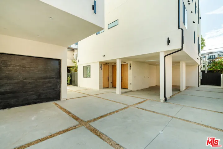 1343 S Ogden Drive 1/2, Los Angeles, California 90019