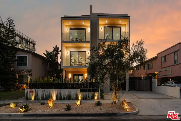 1343 S Ogden Drive 1/2, Los Angeles, California 90019