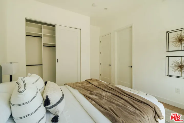 1343 S Ogden Drive 1/2, Los Angeles, California 90019