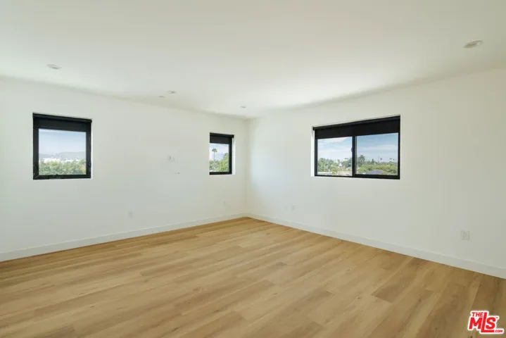 1343 S Ogden Drive 1/2, Los Angeles, California 90019