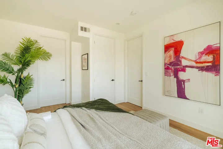 1343 S Ogden Drive 1/2, Los Angeles, California 90019