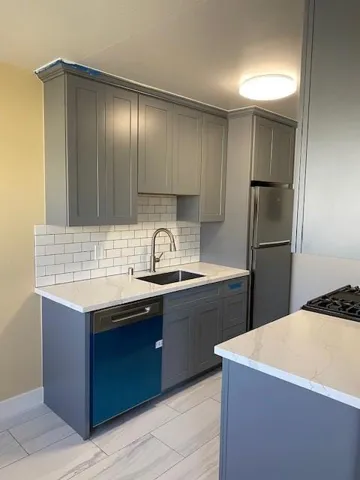 1220 Second Avenue 5, San Mateo, California 94401