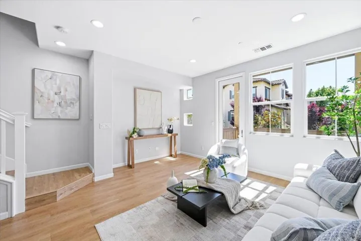 2061 Kiwi Walkway, San Jose, California 95133